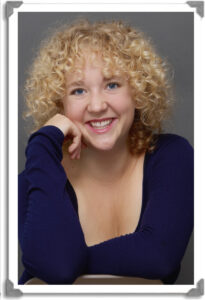 Headshot of Acacia Roshel